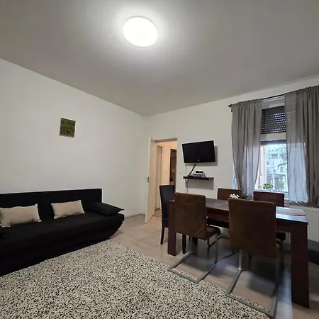 Smeraldo Fsz Apartment